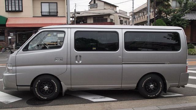 梅雨空ひと休み Tankograd Central