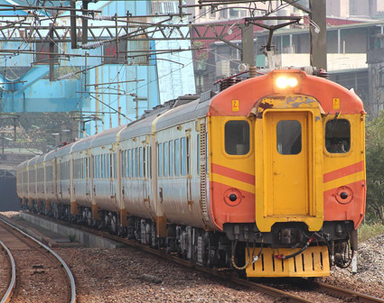 台湾鉄路管理局EMU100型電車