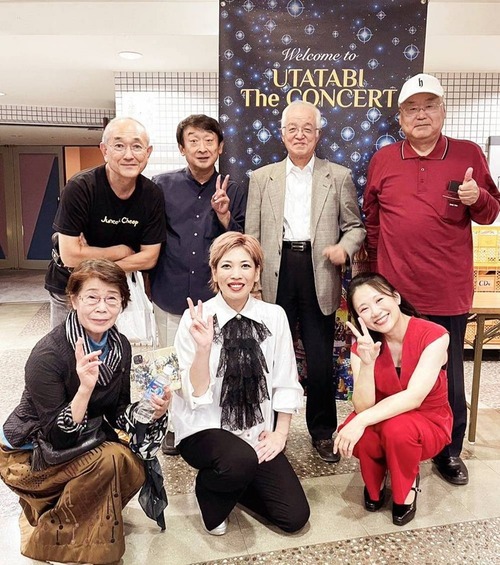 サプライズプレゼント集合写真