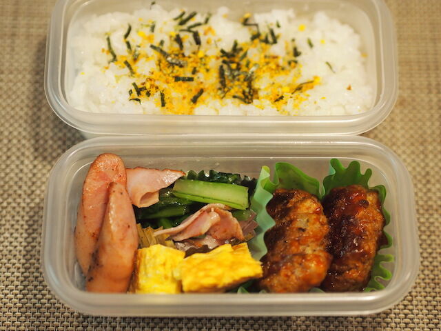 ジップロックのコンテナお弁当箱でハンバーグ弁当をつくりました うちの暮らし