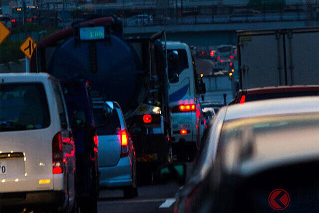 交通渋滞の原因は混雑ではない？GWにおける交通事情の真相