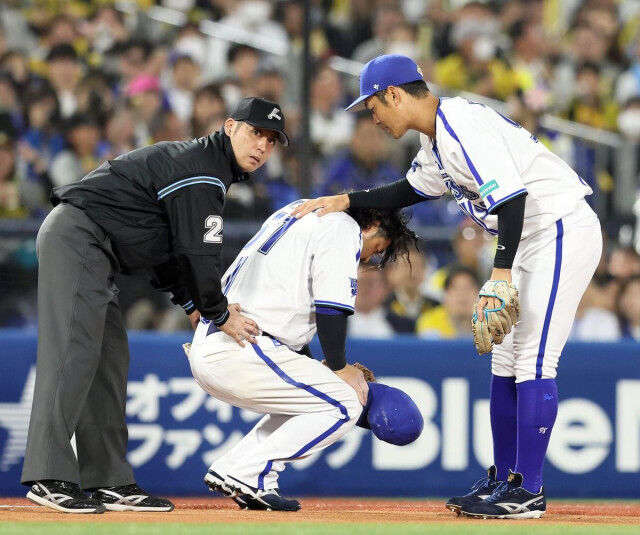 DeNA・宮崎敏郎、左側頭部に打球直撃！ブルーシートで対応の後、交代へ
