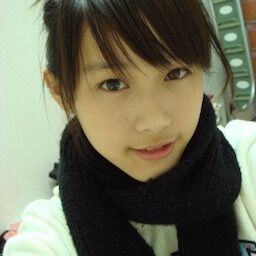 皆川玲奈アナ スリットの▼ゾーンから黒いアンダーがチラ見え！！