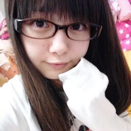 テレ朝・新人アナ ミニスカ▼ゾーンの奥がチラ見え！！【GIF動画あり】
