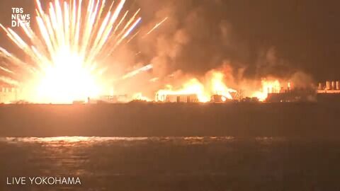 【速報】横浜みなとみらいの花火大会、会場付近で火災発生 （※動画あり）