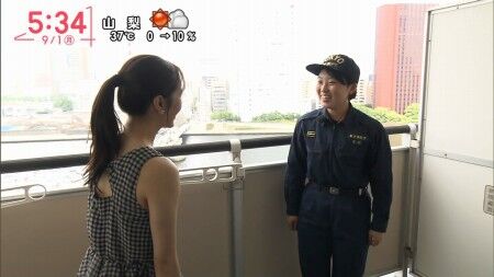 【GIF動画】 巨胸フリーアナさん、避難訓練でパン線が透けてしまうｗｗｗｗｗ