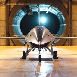 【画像】アメリカ、試作無人戦闘機登場