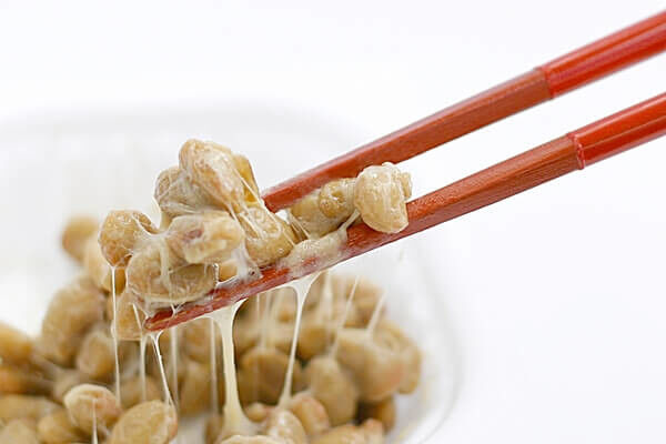 【マナー】「新幹線で納豆食べてる…」隣の乗客のマナーに賛否