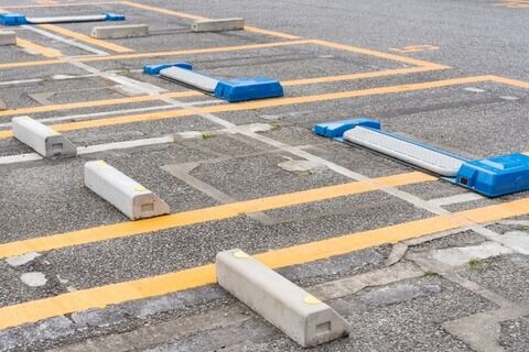 【画像】 駐車場でこの停め方するよな→ｗｗｗｗｗｗｗｗ