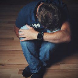 嫁の嘘を信じてしまい、母を老人施設へ追い出してしまった。嫁「演技してババア追い出せて余裕だったよwしかもババアしんだしw」俺「」→結果…