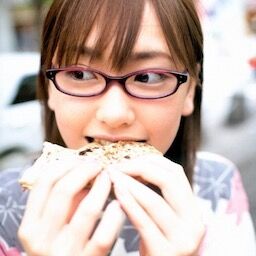 【驚愕】巨大ガエル、ネズミが近づいた瞬間やった事が凄すぎて100万再生される（動画あり）