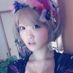 「この顔の大きさの違いを見てほしい」 齋藤飛鳥との2ショット女性アーティスト投稿に注目「遠近法の影響なのか？」