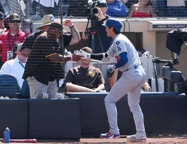 大谷にヤジ飛ばしまくってハイタッチされたパドレスファン、勝利宣言。「またヤジ飛ばしに行く」