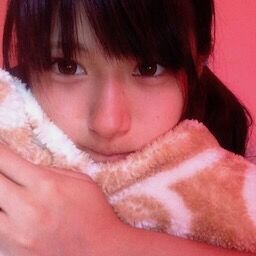 【画像】森香澄、体育座りでVゾーンぱっくり