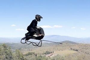 【技術】プロペラの無いホバーバイクの飛行動画が公開される。