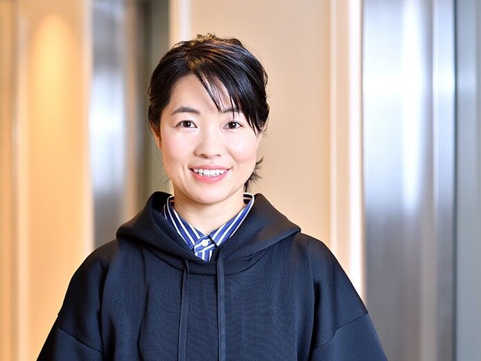 へぇ〜！イモトアヤコ　自宅の『自分の部屋』を紹介！素敵な本部屋www