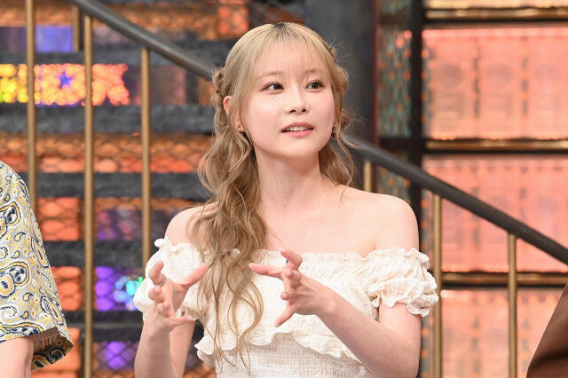 やべー！重盛さと美　金髪にピンクキャミ姿が激カワwww