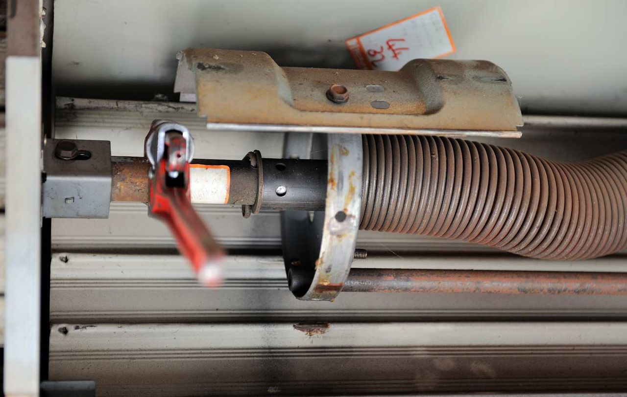 ガレージ用シャッター スプリング良好