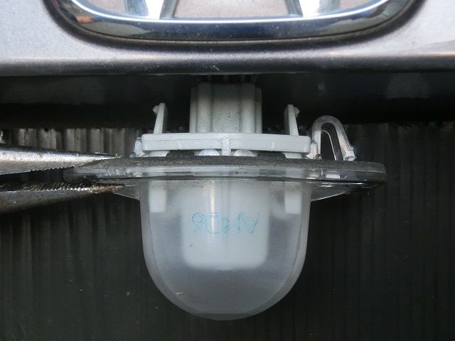 バモスのナンバー灯 バモス日記