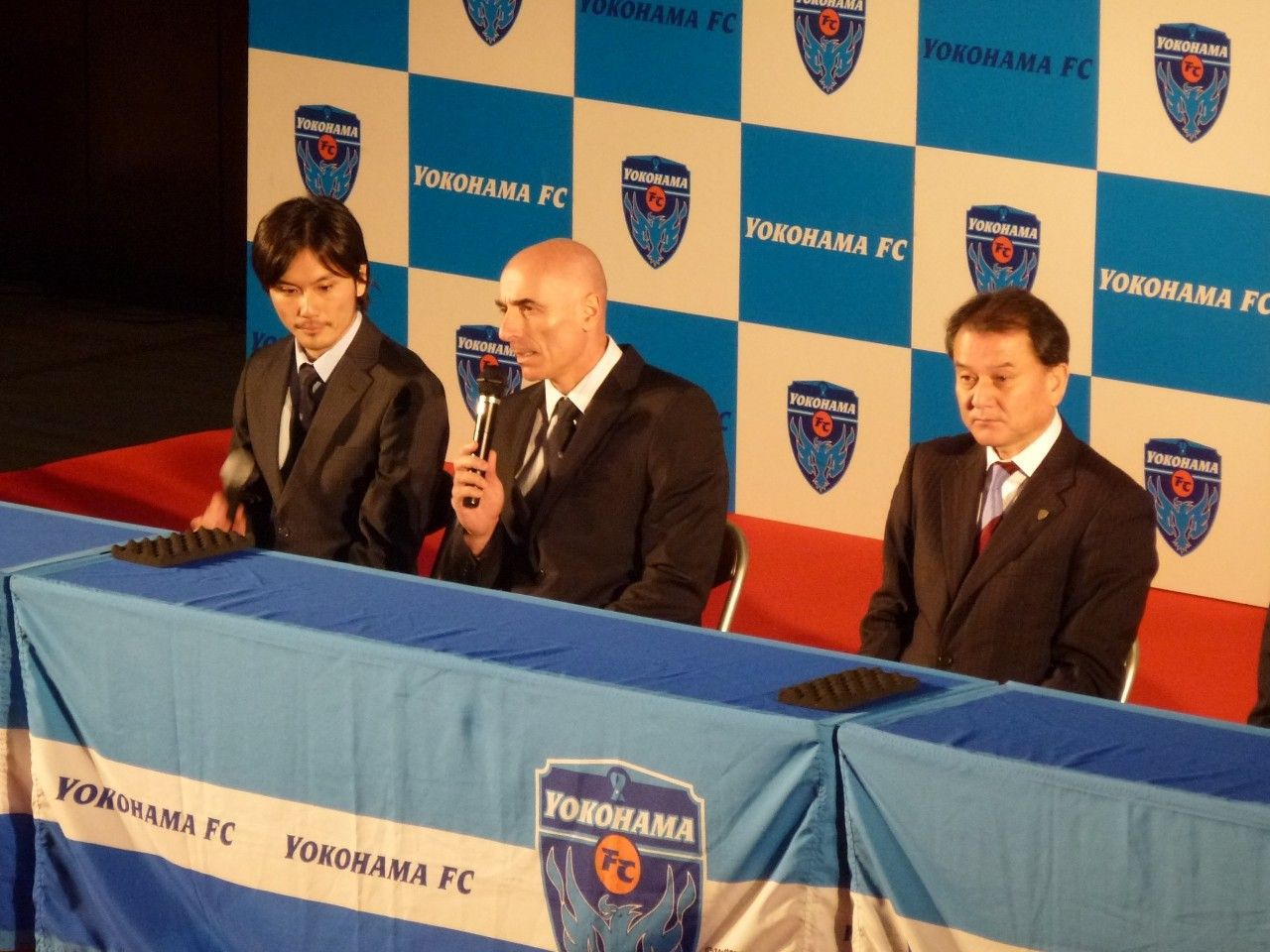横浜fc ９月辞任のルス監督再登板へ 体調はすでに回復 スポニチ 日刊 しし丸日記 横浜fc と 食 のブログ
