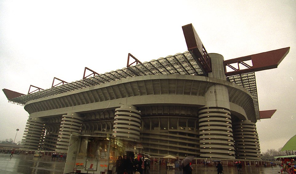 サッカーのスカラ座 を名を持つカルチョの殿堂 ライザーのミラニスタ日記