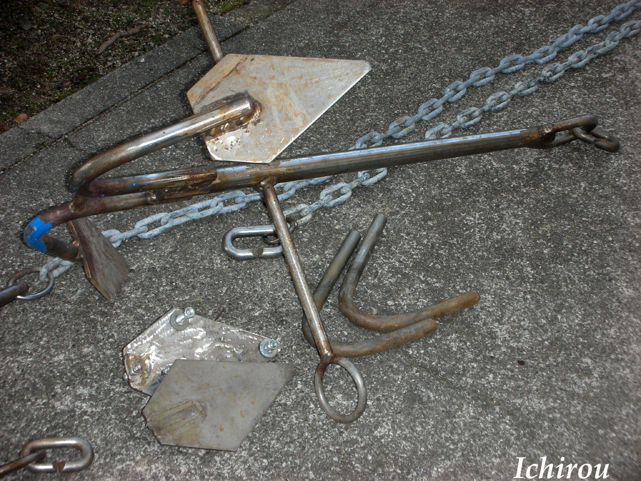 大型4本爪アンカーへの改造作業01 海が好き