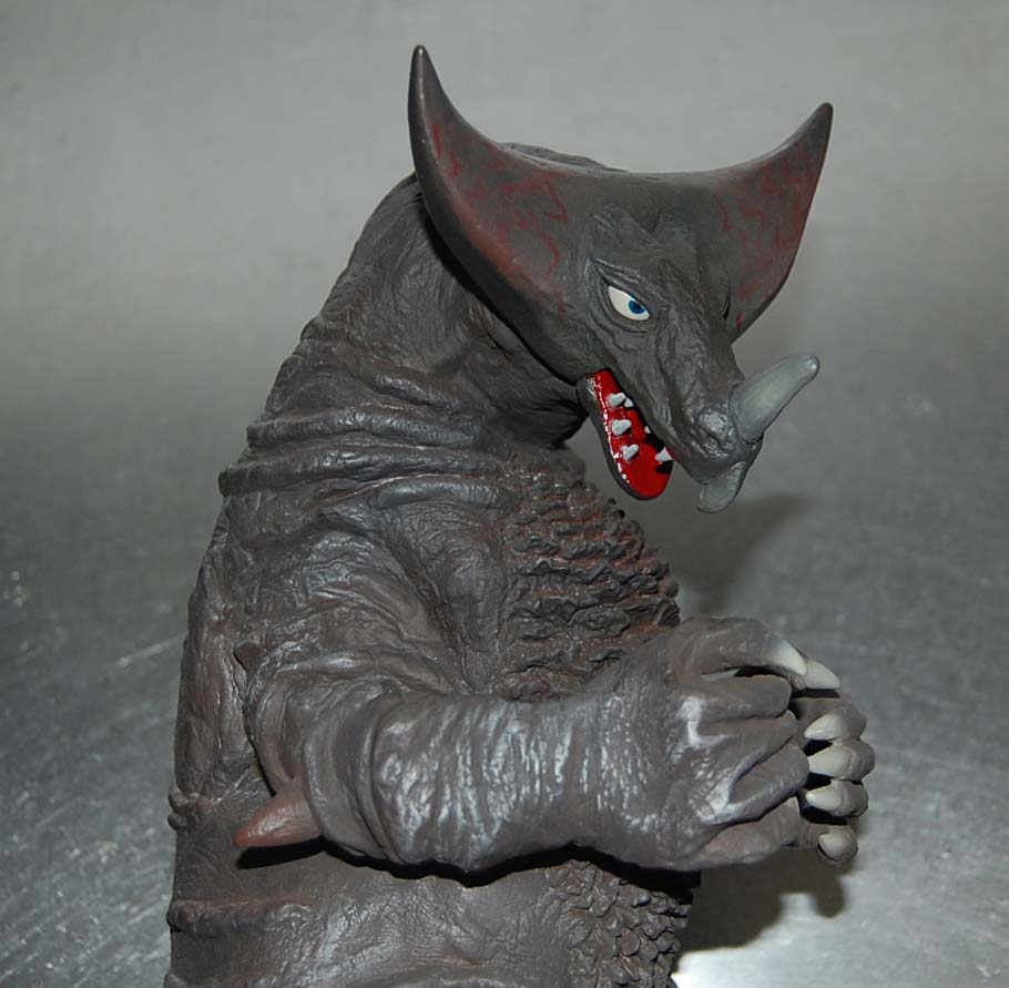 CCP （究極の） ゴモラ vs. パイロットエース : バルタン星人の部屋