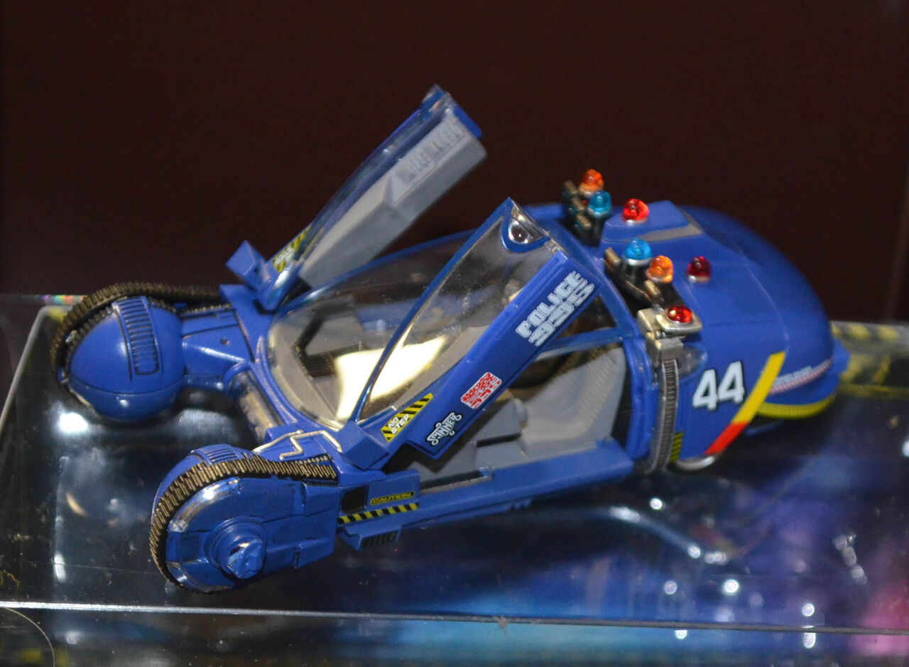 threezero Deckard's Police Spinner : バルタン星人の部屋