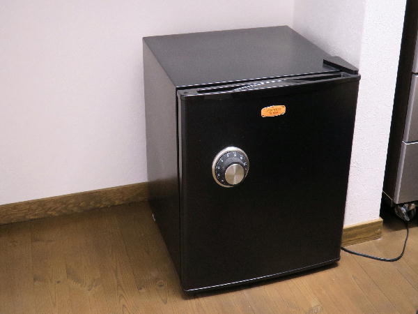 吉井電気 AR-509E 美品 吉井電機 Abitelax 電気冷蔵庫 AR-509 46L 1ドア