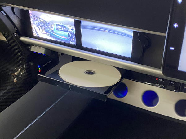 ブルーレイディスク DVDプレーヤーと車載対応Wi-Fiルーター