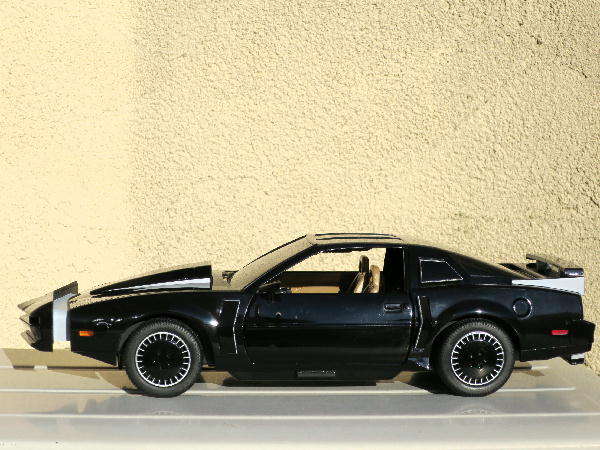 一部予約販売】 トランザム✨1/15✨ナイトライダー✨ラジコン✨KITT