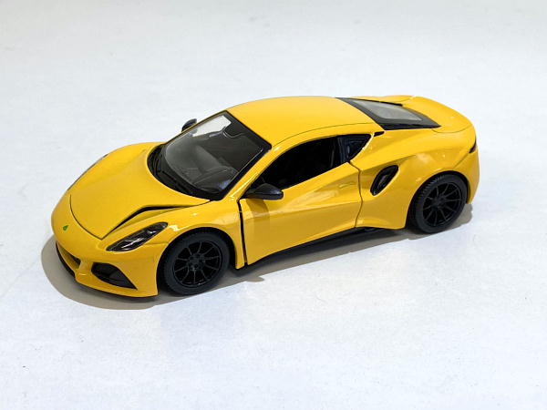 ロータス エミーラ 1:34 Lotus Emira Kinsmart : ビークロス好きの変な