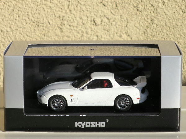 モデルカー 京商「MAZDA RX-7 (FD3S) Sprit R」1/43 Amazon | 京商 マツダ RX-7 (FD3S) Spirit R Type A 1/43