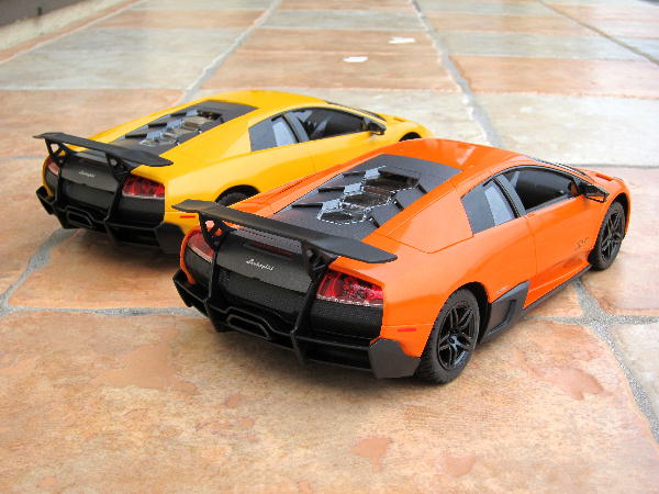 ランボルギーニ・ムルシェラゴ スーパーカーRCカー2台セット