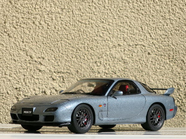 1／18 マツダ RX－7（FD） スピリットR タイプA