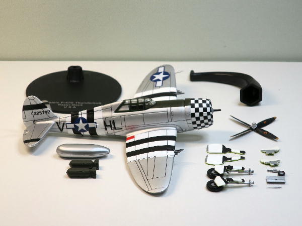 DeAGOSTINI第二次大戦傑作機#39P-47サンダーボルト#40ゼロ戦 ハセガワ1