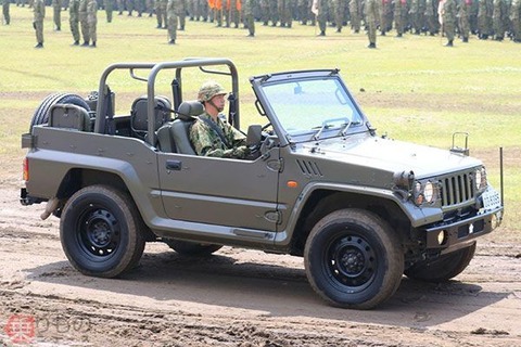 自衛隊が乗ってるJeepみたいな車