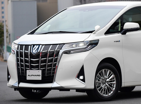 新車価格で200～380万円くらいの車