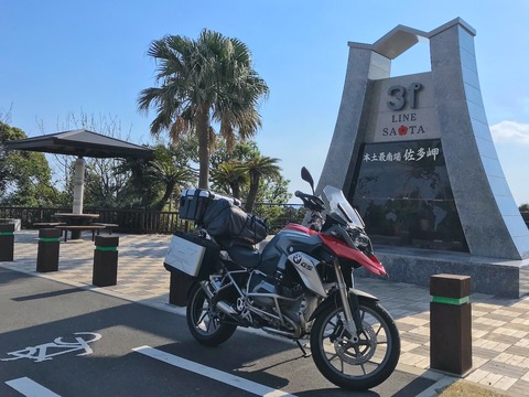 バイクの方が運転とか駐車とか遥かに簡単