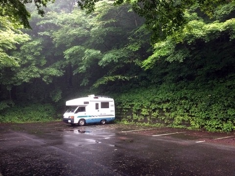 雨の日の車中泊って楽しいよなｗｗｗｗｗｗｗ