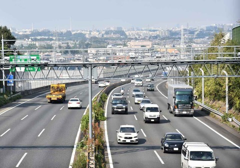 高速道路って無料にした方が