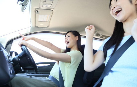 自動車の運転ってどれくらいで慣れる