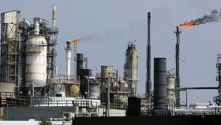 【原油】日米中、石油備蓄を放出へ　原油高抑制で初―経済打撃を懸念