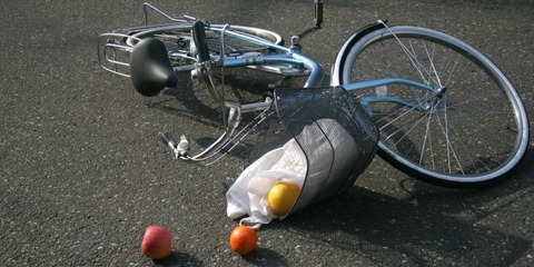 信号無視の自転車に