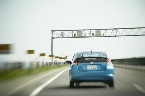 高速道路乗るとつい160kmくらいは走っちゃう