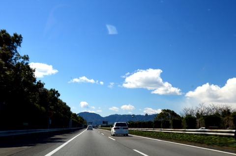 高速道路で3時間半、下道