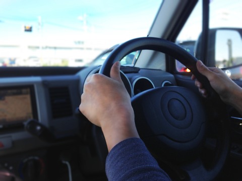 自動車学校で先生に怒られ