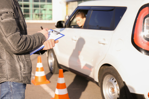 車校の教官