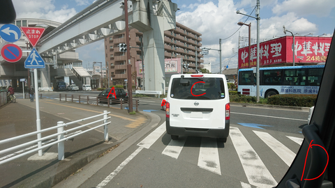 【問題】この４台の車から最もアホなドライバーは誰なのか、その理由も含めて答えよ！(20点)