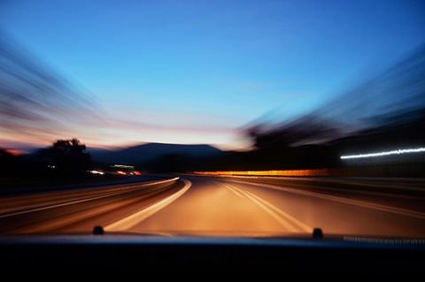 高速道路を運転するのが怖い